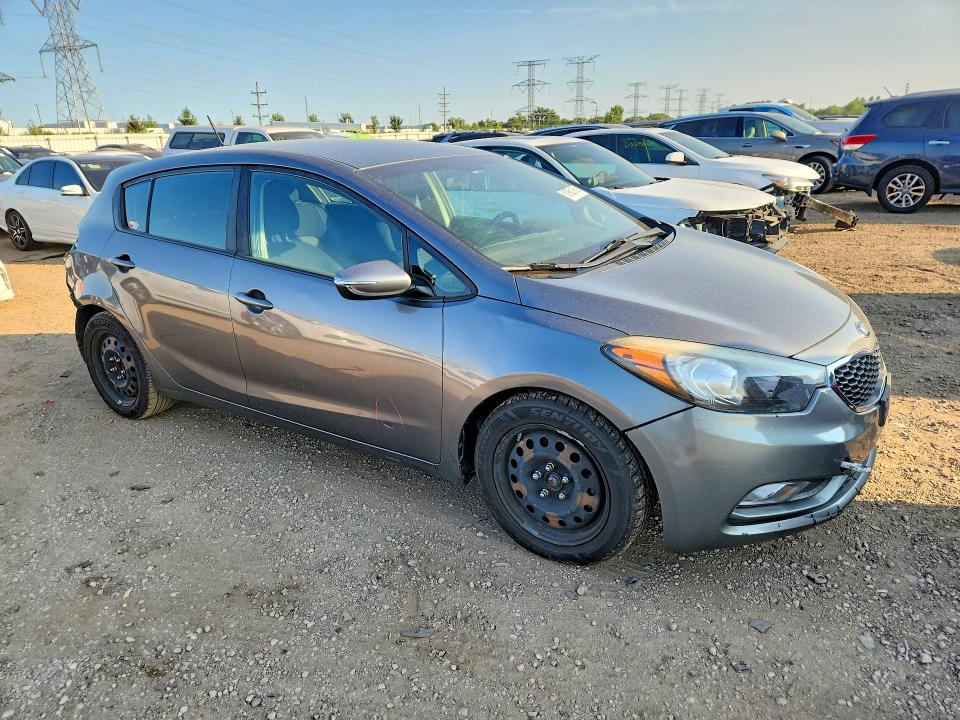 Photo 4 from auction – 2016 KIA FORTE5 with VIN KNAFK5A85G5637465