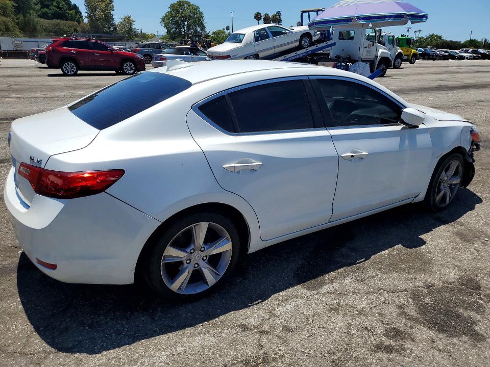 Photo 3 from auction – 2013 ACURA ILX with VIN 19VDE1F72DE004795