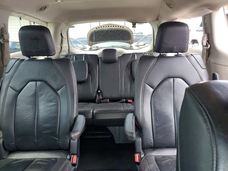 Photo 10 from auction – 2017 CHRYSLER PACIFICA with VIN 2C4RC1EG2HR614432