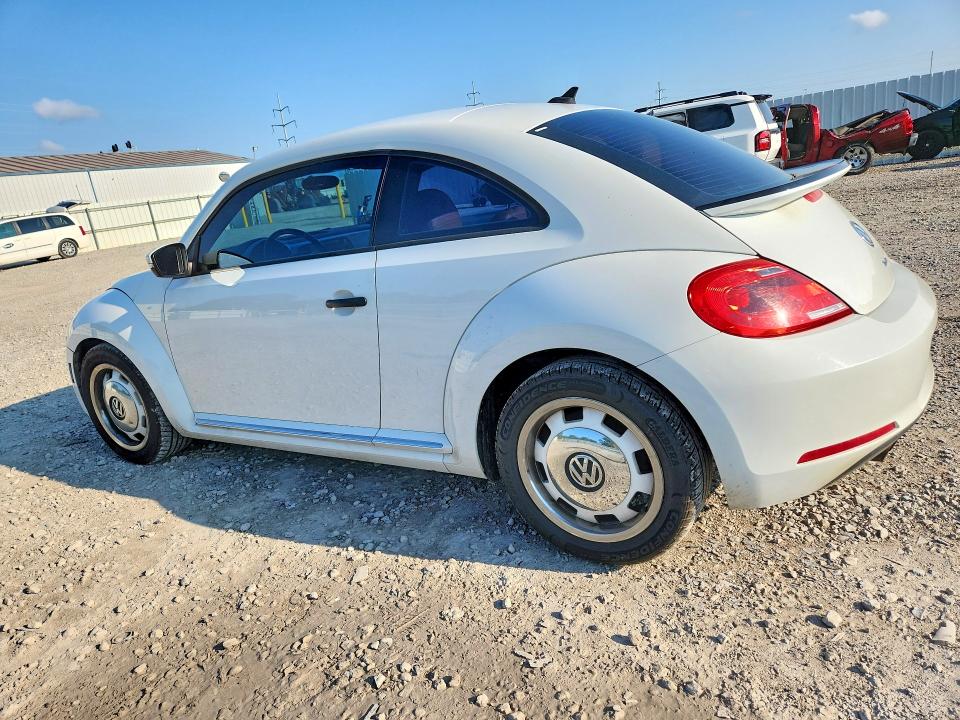 Photo 2 from auction – 2016 VOLKSWAGEN BEETLE with VIN 3VWF17AT0GM633143