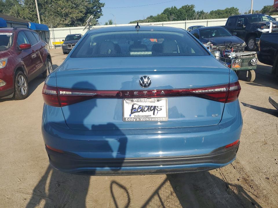 Photo 6 from auction – 2026 VOLKSWAGEN JETTA with VIN 3VW7W7BU8TM016418