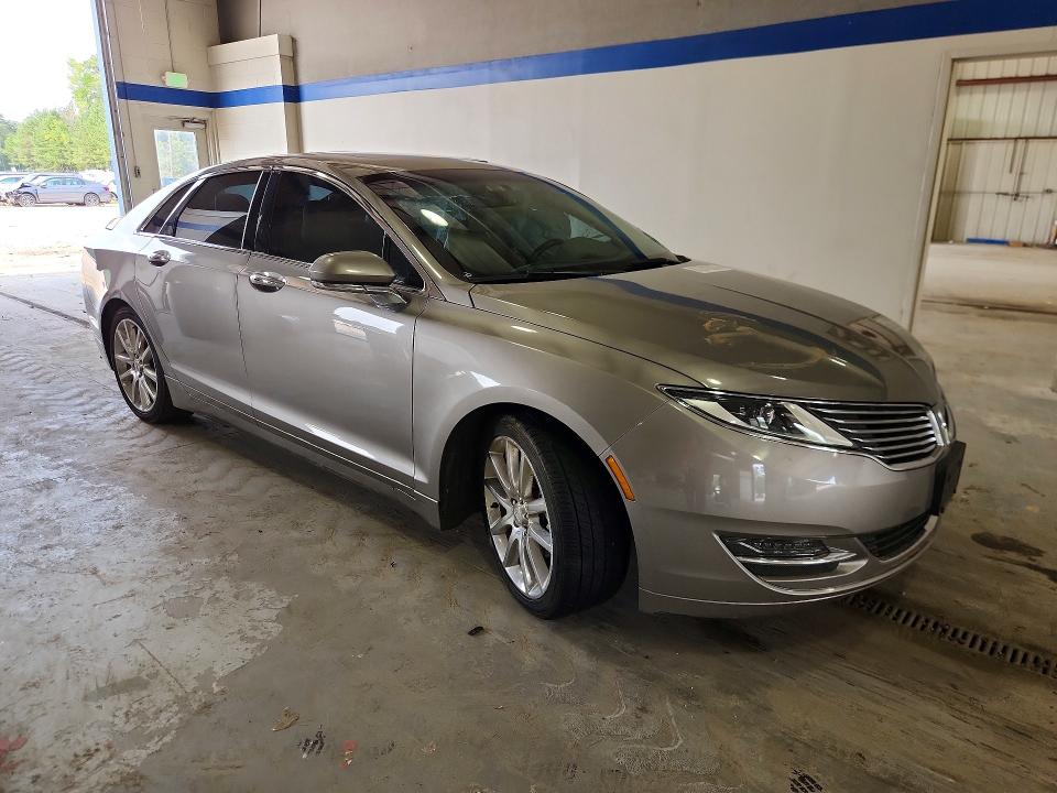 Photo 4 from auction – 2016 LINCOLN MKZ with VIN 3LN6L2LU7GR630941