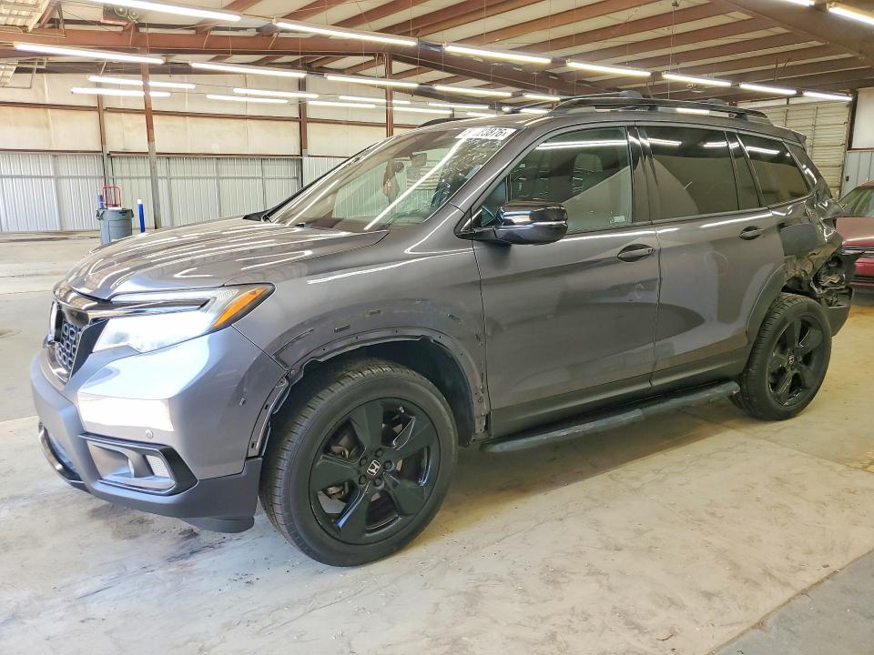 HONDA PASSPORT 2019 with VIN 5FNYF8H08KB003835 - Photo from auction