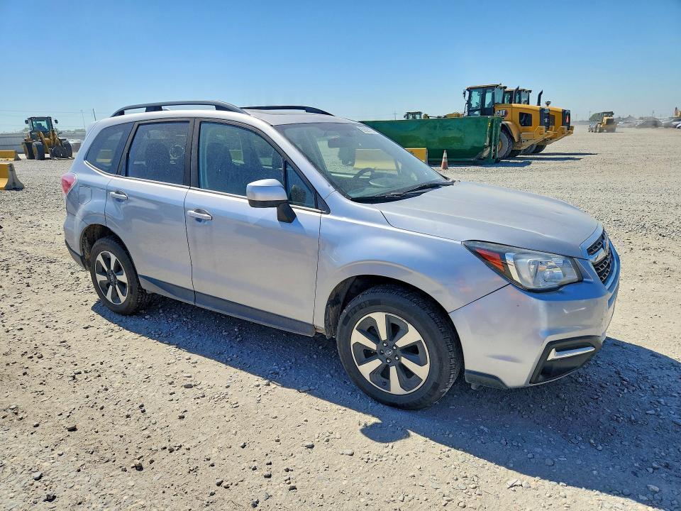 Photo 4 from auction – 2018 SUBARU FORESTER with VIN JF2SJAGC7JH566365
