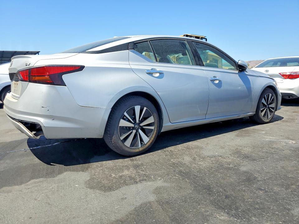 Photo 3 from auction – 2021 NISSAN ALTIMA with VIN 1N4BL4DV1MN363371