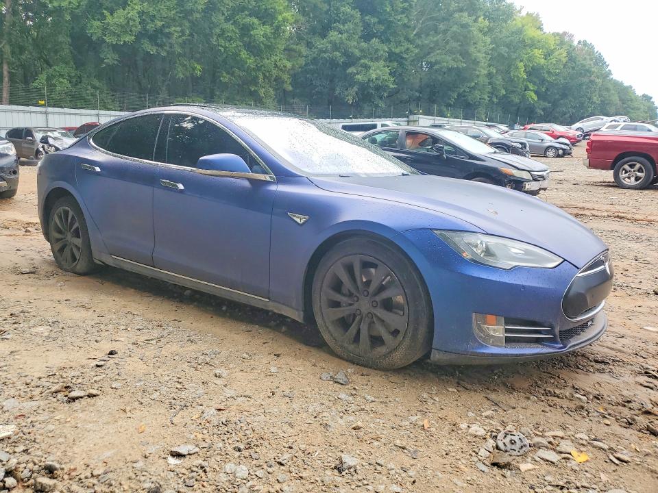 Photo 4 from auction – 2015 TESLA MODEL S with VIN 5YJSA1H29FF098361