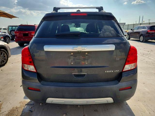 Photo 6 from auction – 2016 CHEVROLET TRAX with VIN 3GNCJMSB3GL226778