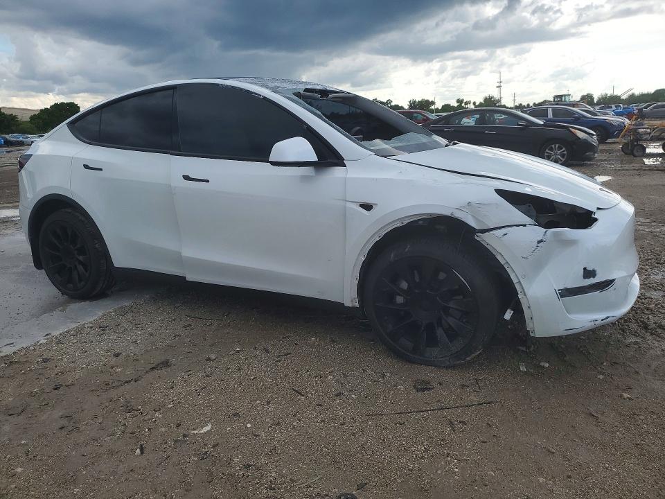 Photo 4 from auction – 2021 TESLA MODEL Y with VIN 5YJYGAEE8MF284221