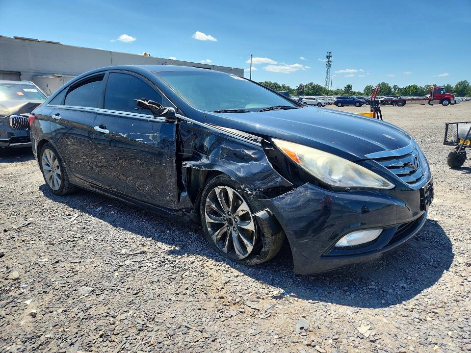 Photo 4 from auction – 2011 HYUNDAI SONATA with VIN 5NPEC4AC5BH023180