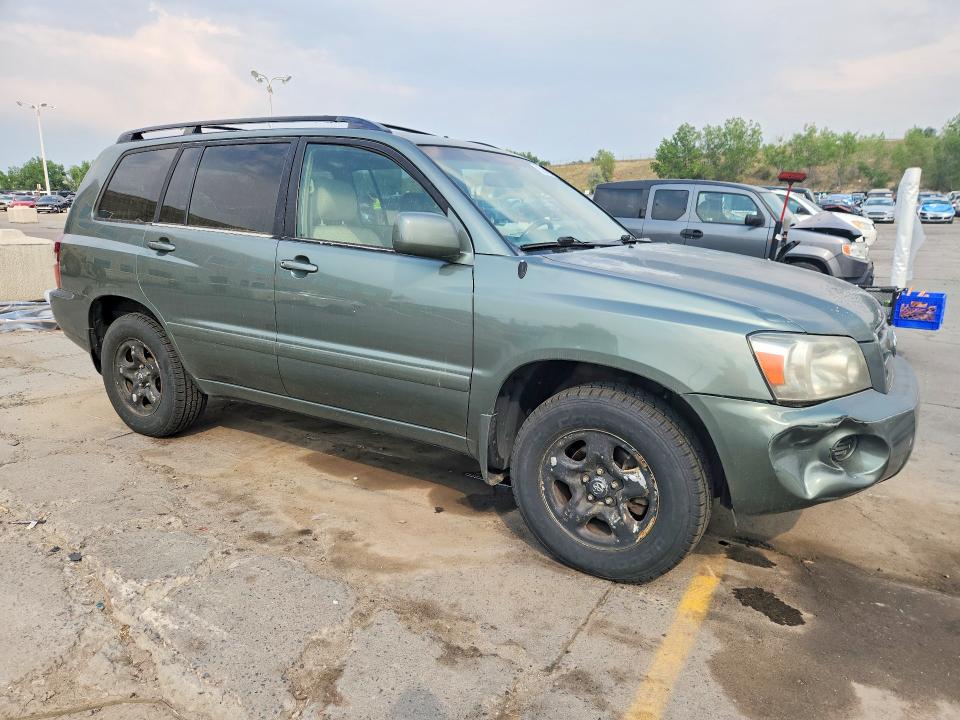 Photo 4 from auction – 2004 TOYOTA HIGHLANDER with VIN JTEGD21A440102487
