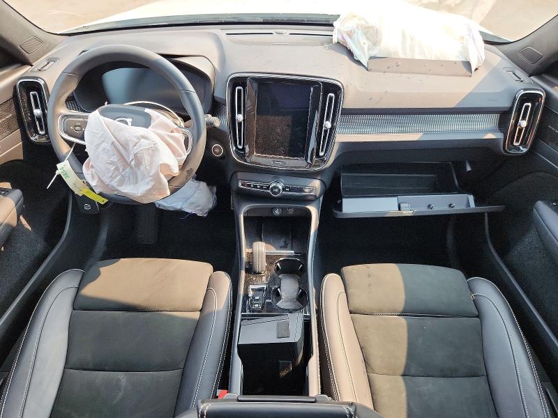 Photo 8 from auction – 2022 VOLVO XC40 with VIN YV4162UM1N2789005