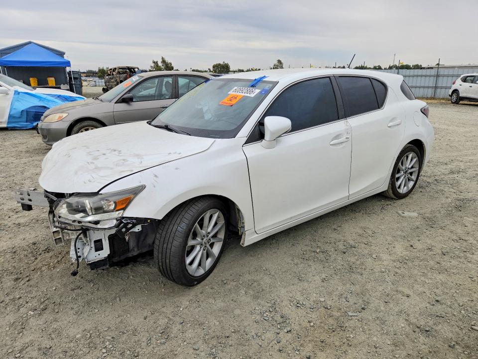 LEXUS CT 2011 with VIN JTHKD5BH8B2039101 - Photo from auction