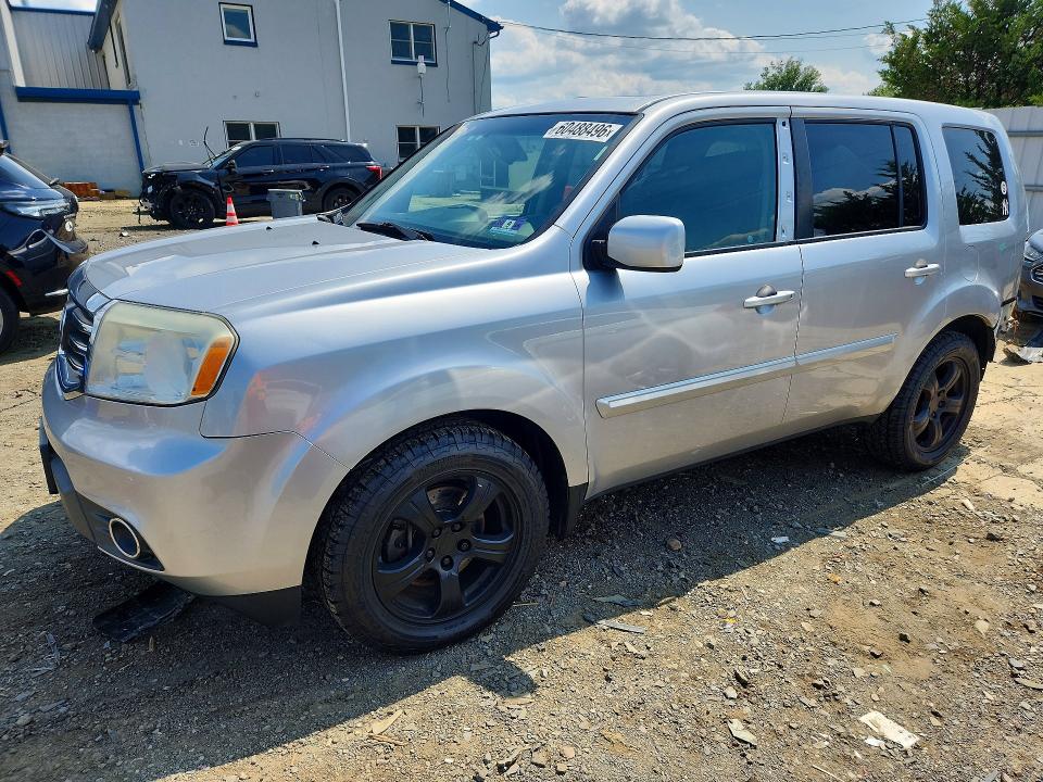 HONDA PILOT 2014 with VIN 5FNYF4H66EB046104 - Photo from auction