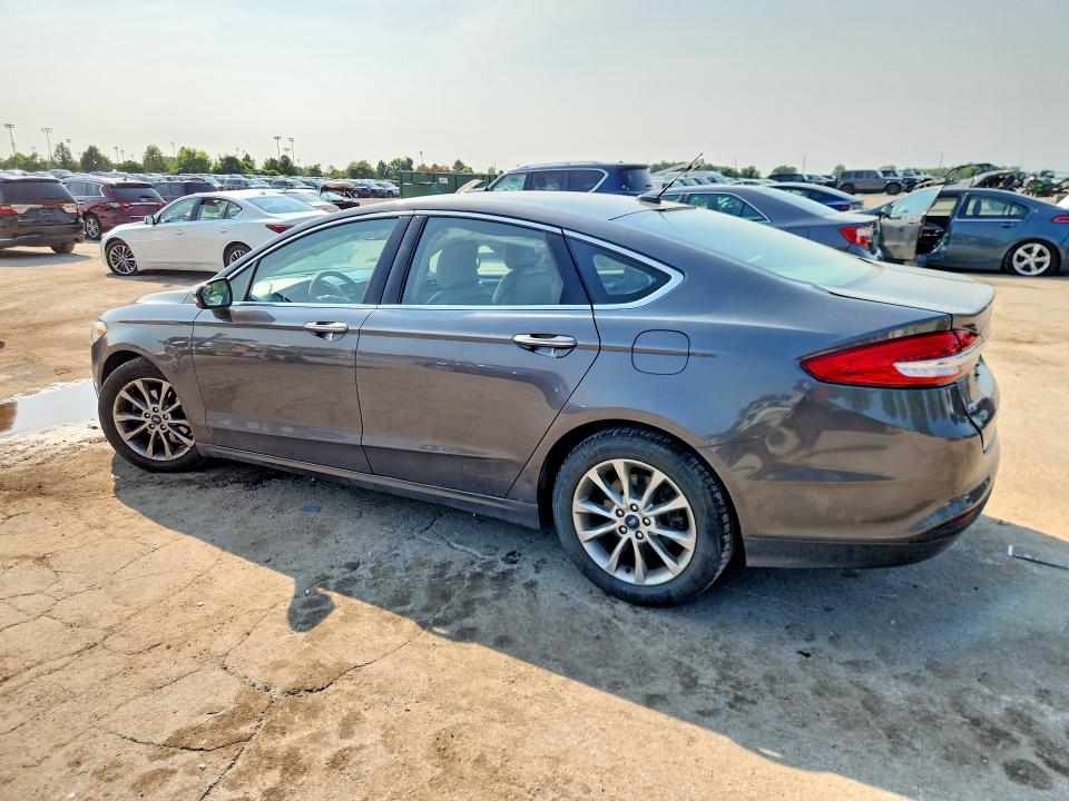 Photo 2 from auction – 2017 FORD FUSION with VIN 3FA6P0HDXHR166721