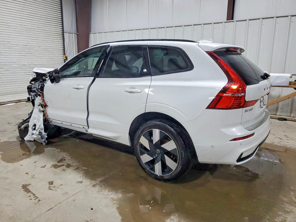 Photo 2 from auction – 2025 VOLVO XC60 with VIN YV4H60RC2S1109360