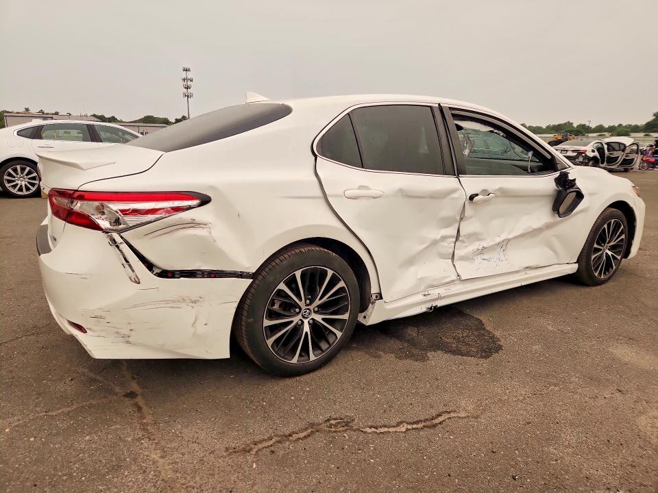 Photo 3 from auction – 2020 TOYOTA CAMRY with VIN 4T1M11AK6LU871191
