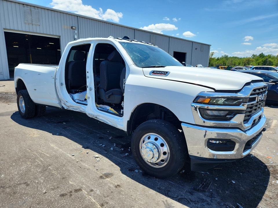 Photo 4 from auction – 2025 RAM 3500 with VIN 3C63RRGJXSG525871