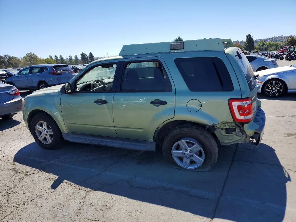 Photo 2 from auction – 2009 FORD ESCAPE with VIN 1FMCU49389KB25721
