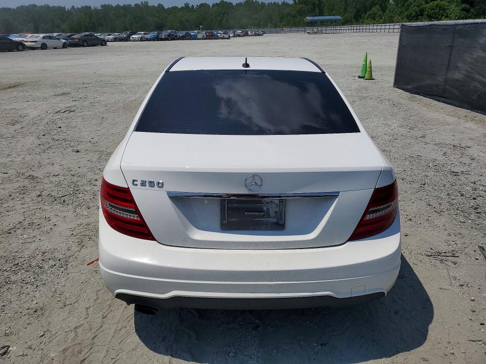 Photo 6 from auction – 2013 MERCEDES-BENZ C with VIN WDDGF4HB1DR246797