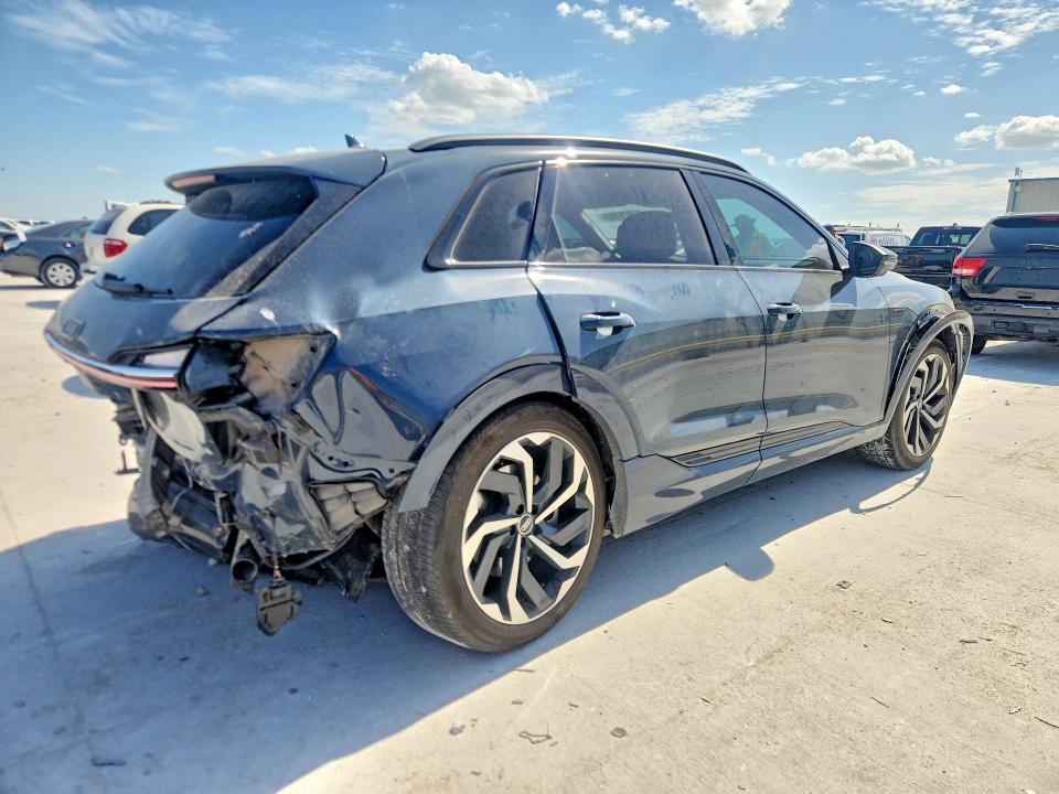 Photo 3 from auction – 2024 AUDI Q8 E-TRON with VIN WA15AAGE7RB048567