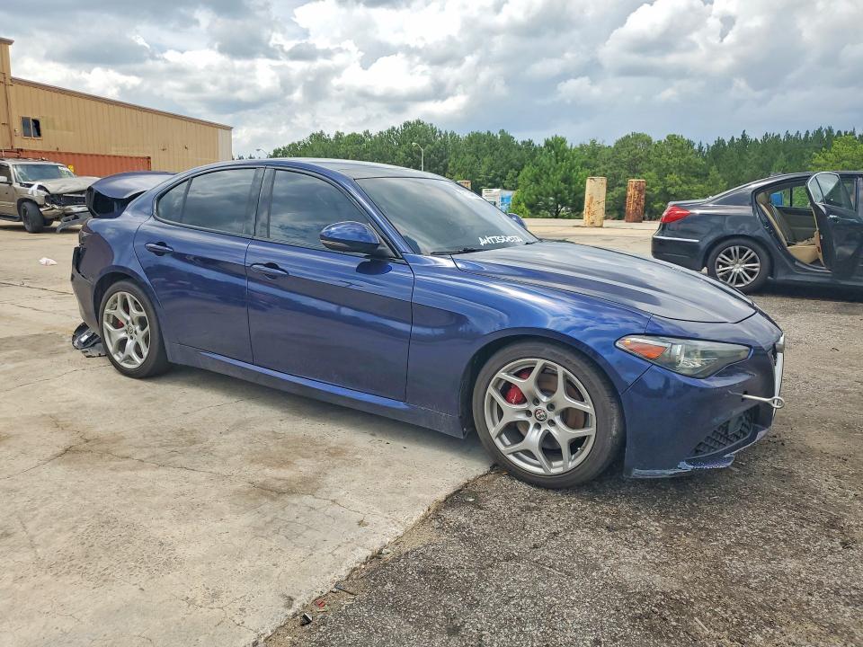 Foto 4 de la subasta – 2018 ALFA ROMEO GIULIA con VIN ZARFAECN0J7581056