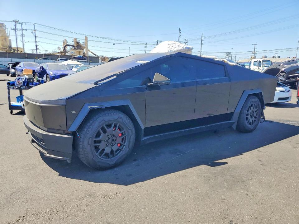 TESLA CYBERTRUCK 2025 with VIN 7G2CEHEE6SA077391 - Photo from auction