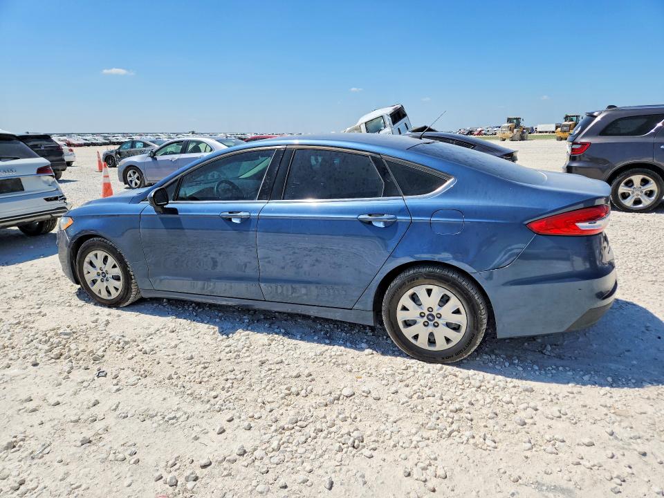 Photo 2 from auction – 2019 FORD FUSION with VIN 3FA6P0G73KR250608