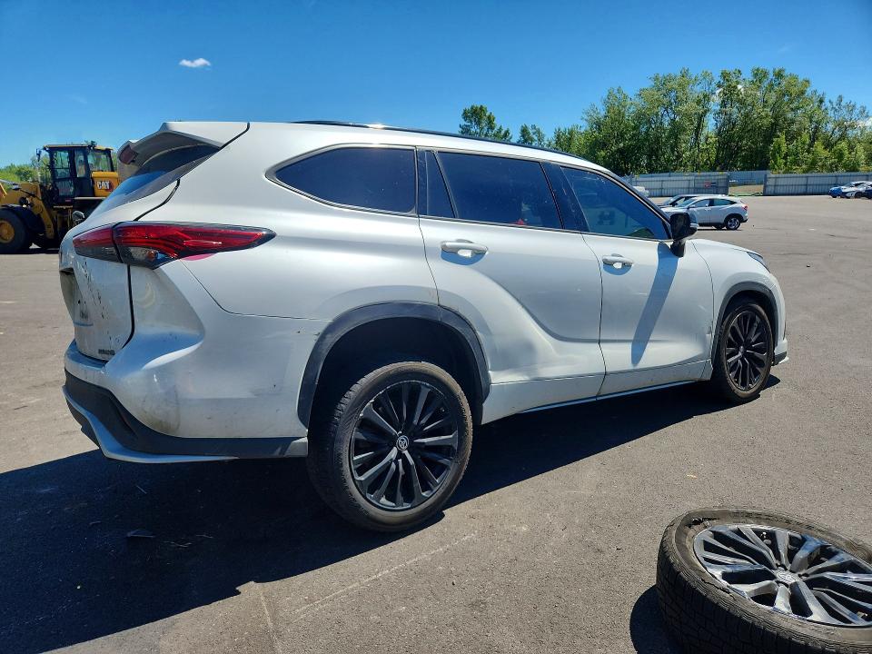 Photo 3 from auction – 2023 TOYOTA HIGHLANDER with VIN 5TDKDRBH9PS507832
