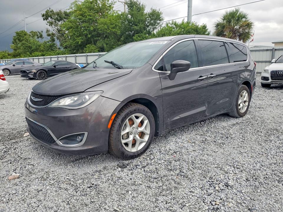 CHRYSLER PACIFICA 2018 with VIN 2C4RC1FG4JR126474 - Photo from auction