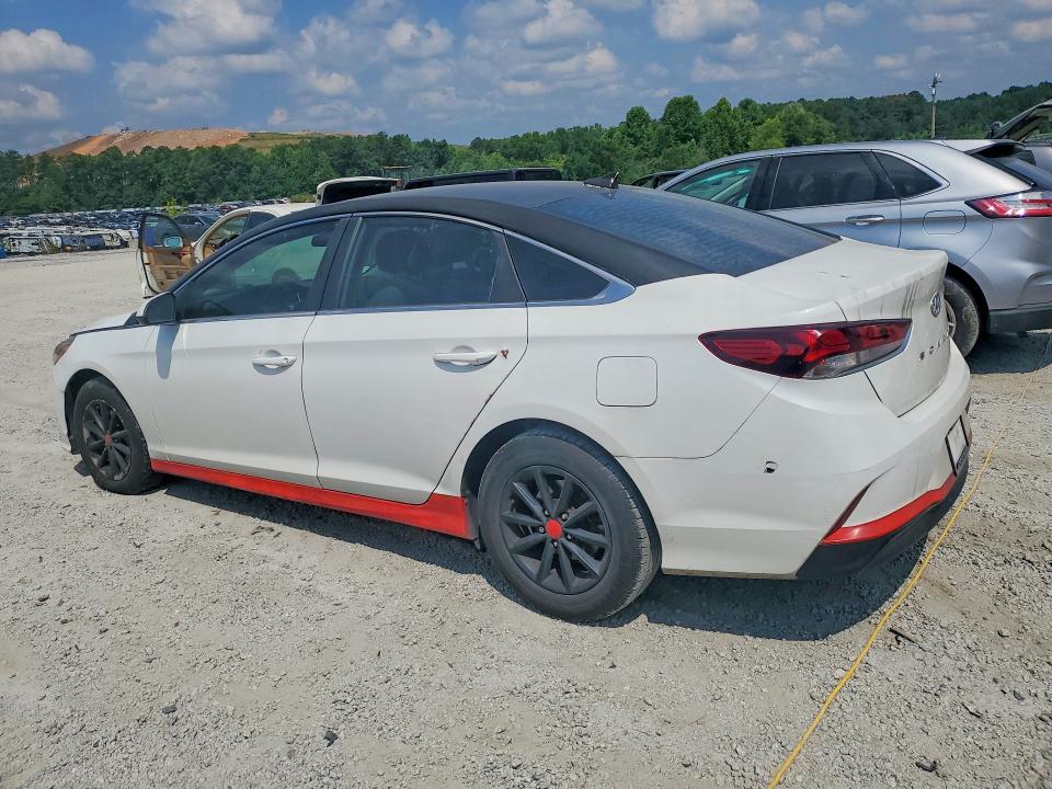 Photo 2 from auction – 2019 HYUNDAI SONATA with VIN 5NPE24AF2KH770538