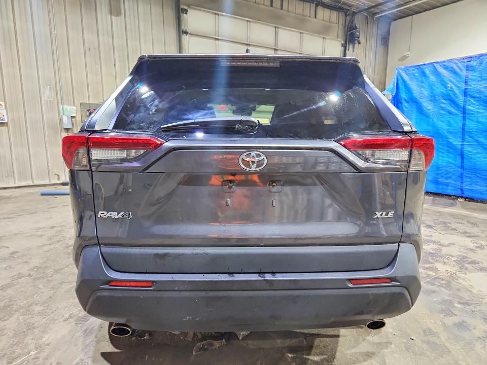 Photo 6 from auction – 2019 TOYOTA RAV4 with VIN JTMP1RFV5KD021098