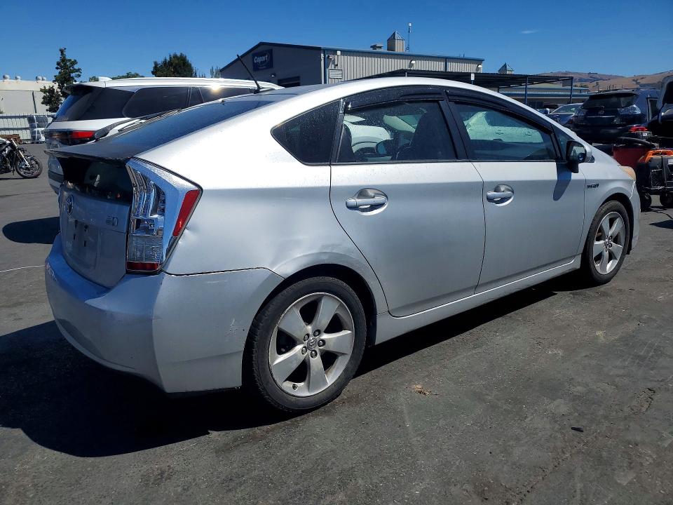 Photo 3 from auction – 2010 TOYOTA PRIUS with VIN JTDKN3DU3A0121034