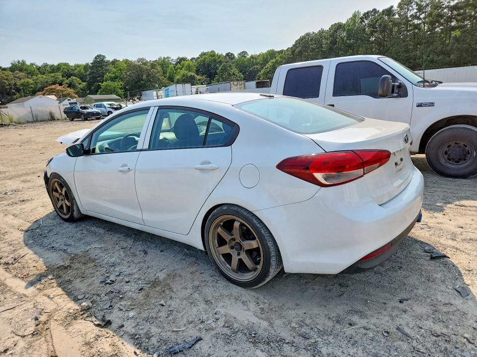 Photo 2 from auction – 2018 KIA FORTE with VIN 3KPFK4A73JE189968