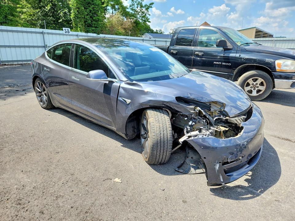 Photo 4 from auction – 2019 TESLA MODEL 3 with VIN 5YJ3E1EB0KF392898