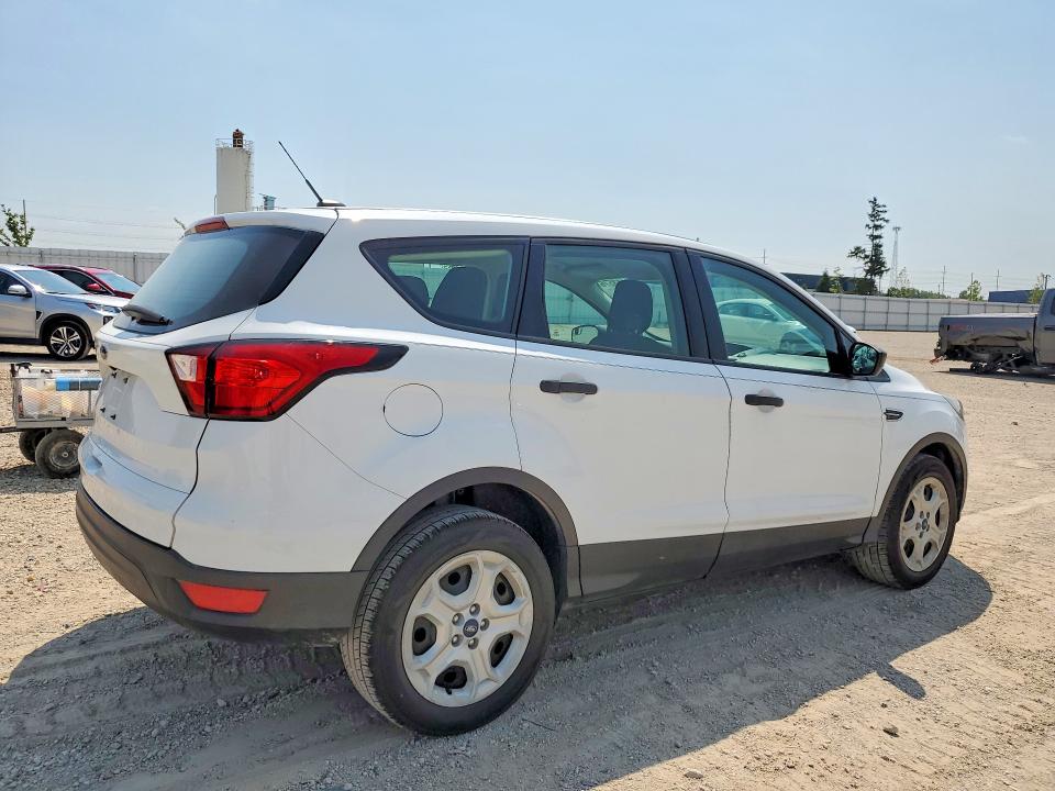 Photo 3 from auction – 2019 FORD ESCAPE with VIN 1FMCU0F71KUA71303