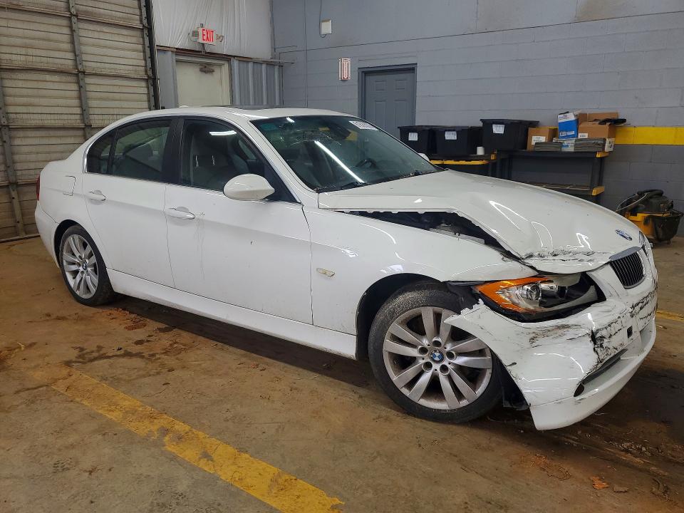 Photo 4 from auction – 2006 BMW 330 with VIN WBAVB33556PS15931