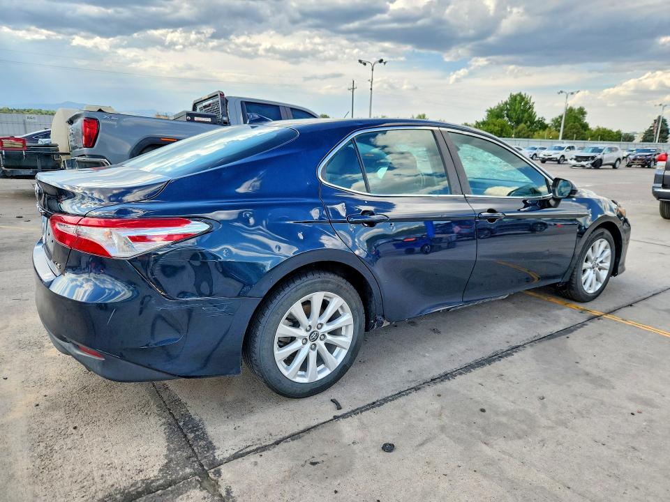 Photo 3 from auction – 2020 TOYOTA CAMRY with VIN 4T1C11AK2LU882264