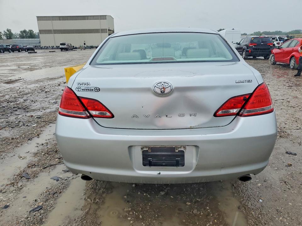 Photo 6 from auction – 2005 TOYOTA AVALON with VIN 4T1BK36B05U044587