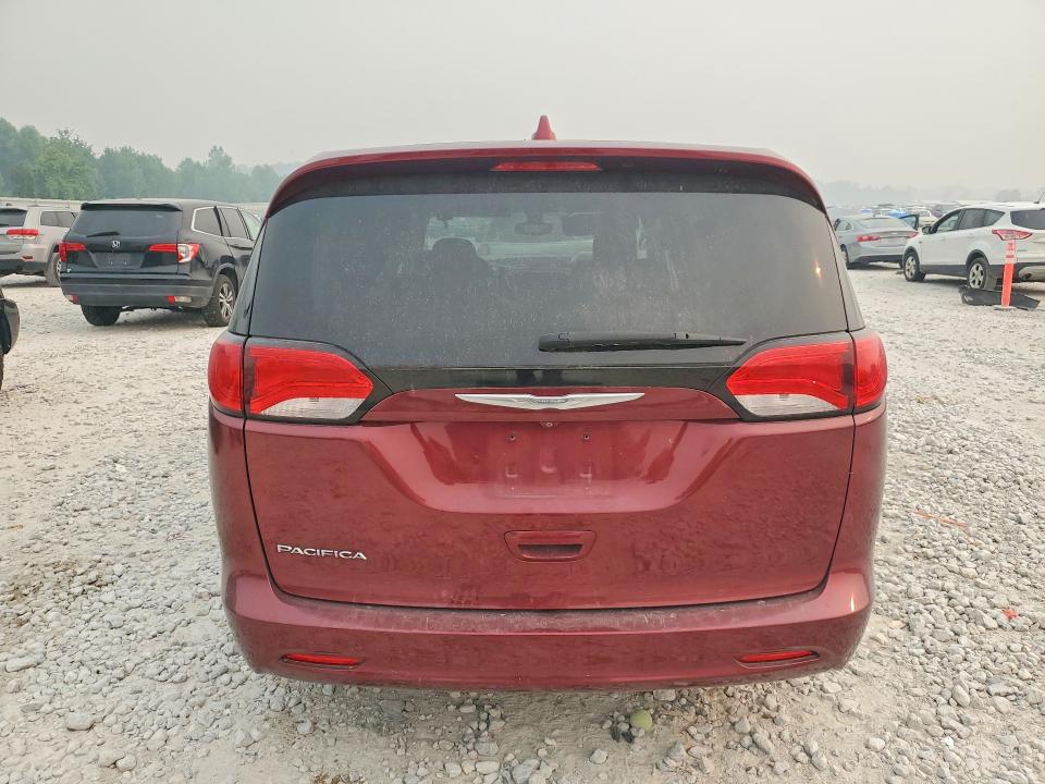 Photo 6 from auction – 2017 CHRYSLER PACIFICA with VIN 2C4RC1DG1HR712062