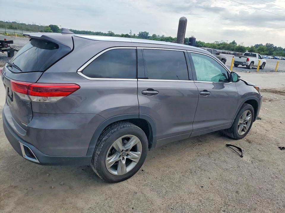 Photo 3 from auction – 2017 TOYOTA HIGHLANDER with VIN 5TDYZRFH1HS225482