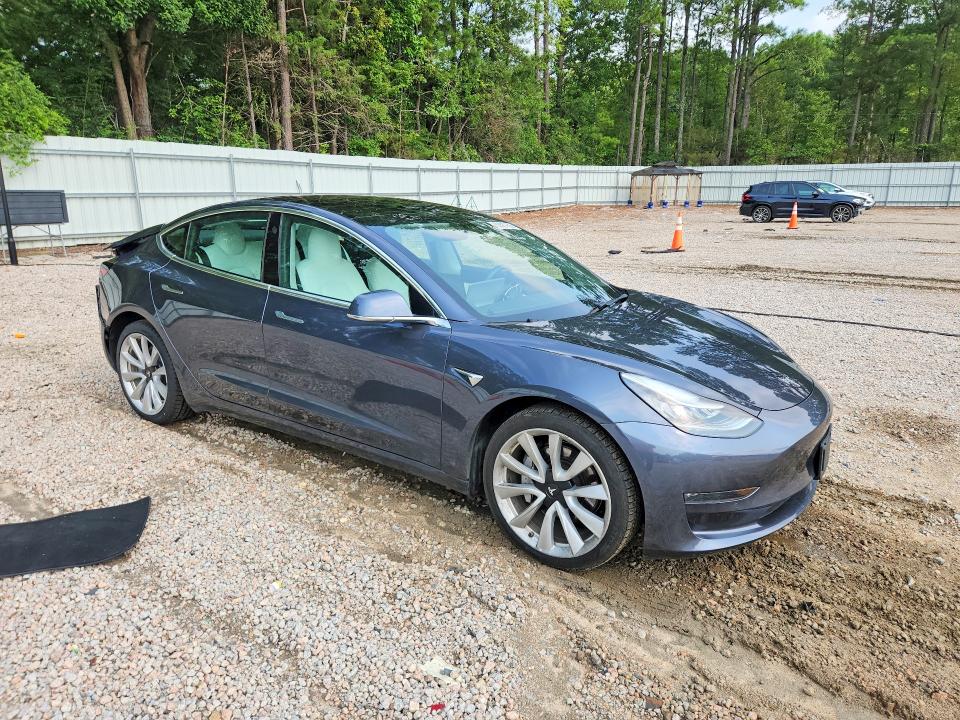 Photo 4 from auction – 2019 TESLA MODEL 3 with VIN 5YJ3E1EB8KF421712