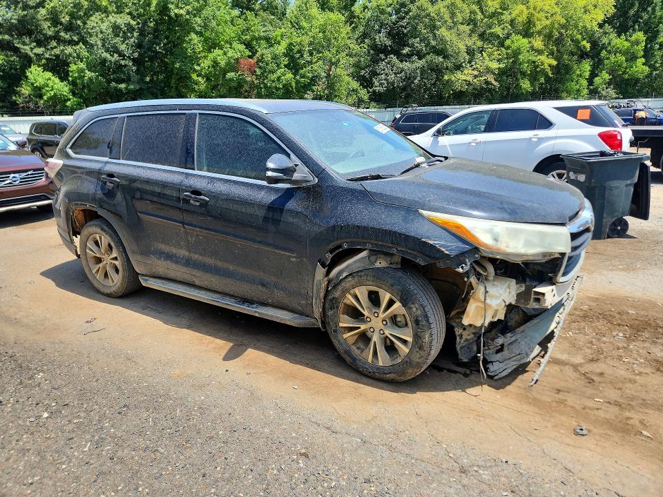 Photo 4 from auction – 2015 TOYOTA HIGHLANDER with VIN 5TDKKRFH0FS089658