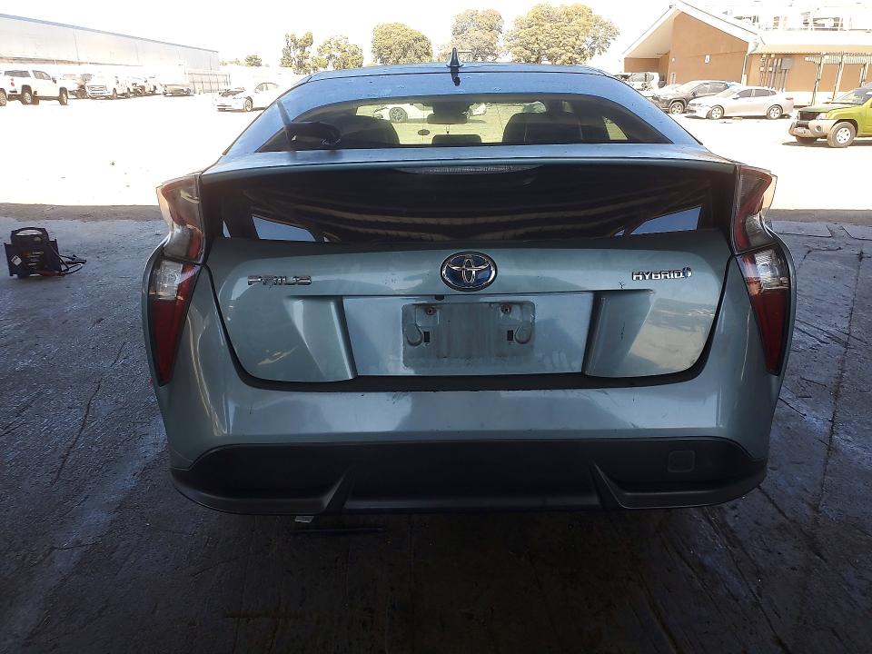 Photo 6 from auction – 2016 TOYOTA PRIUS with VIN JTDKARFU0G3000156