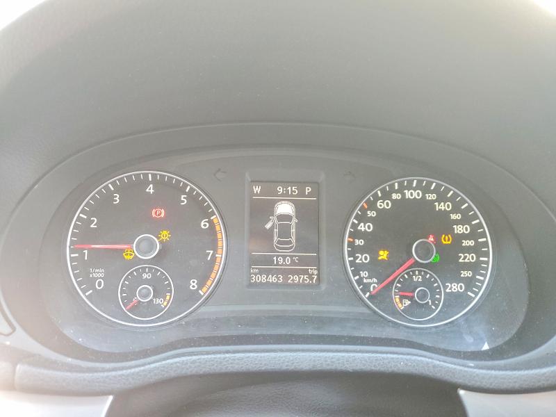 Photo 9 from auction – 2015 VOLKSWAGEN PASSAT with VIN 1VWAS7A37FC113142
