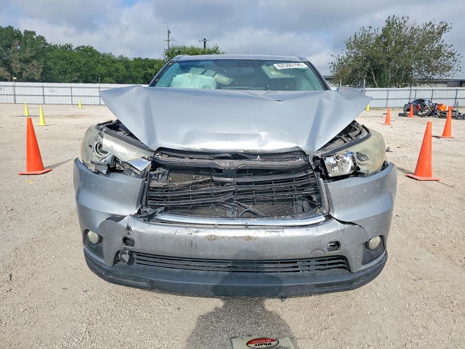 Photo 5 from auction – 2015 TOYOTA HIGHLANDER with VIN 5TDKKRFHXFS099940