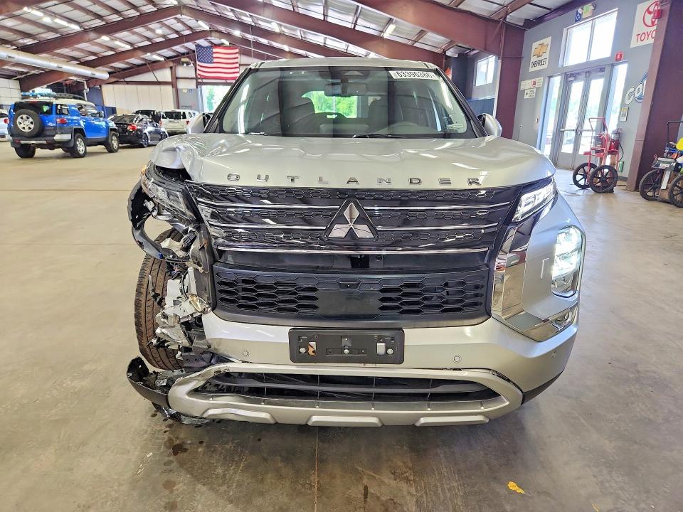 Photo 5 from auction – 2023 MITSUBISHI OUTLANDER with VIN JA4J4UA81PZ048451