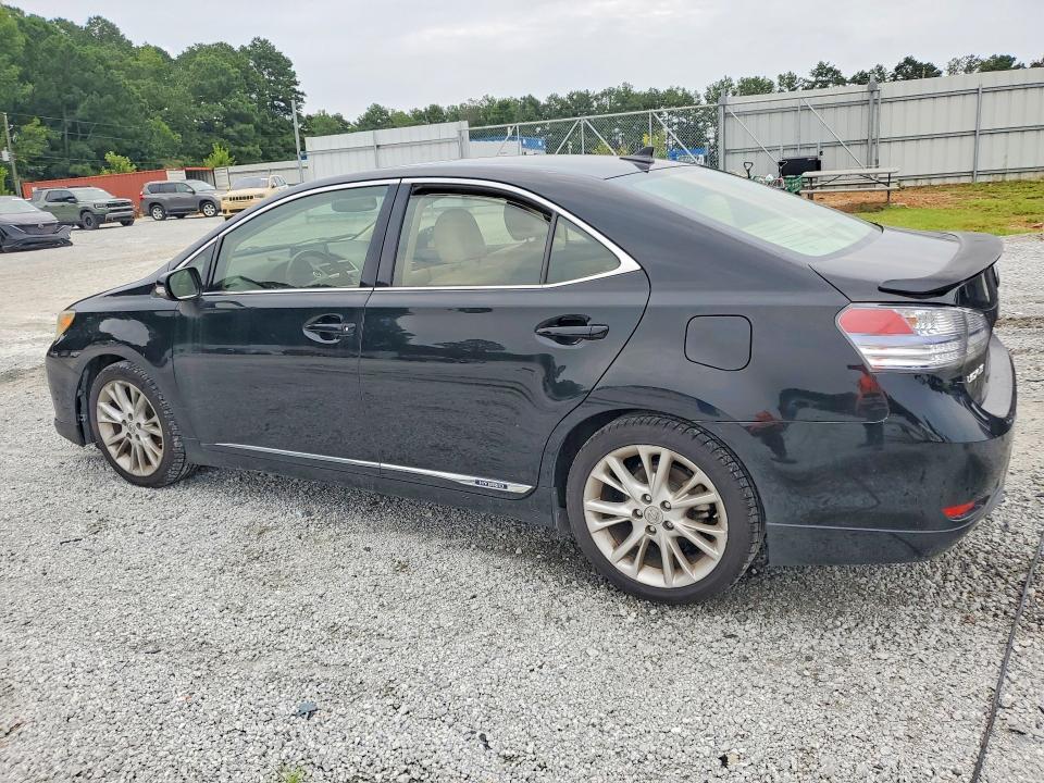 Photo 2 from auction – 2010 LEXUS HS with VIN JTHBB1BA5A2004290