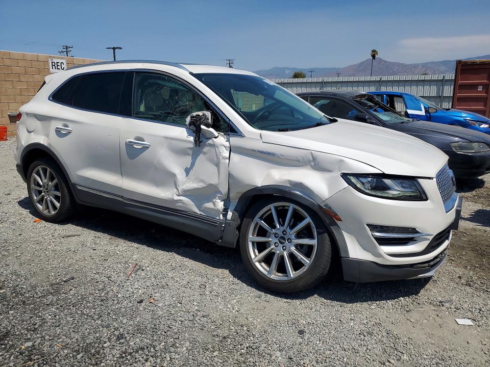 Photo 4 from auction – 2019 LINCOLN MKC with VIN 5LMCJ3C94KUL27768