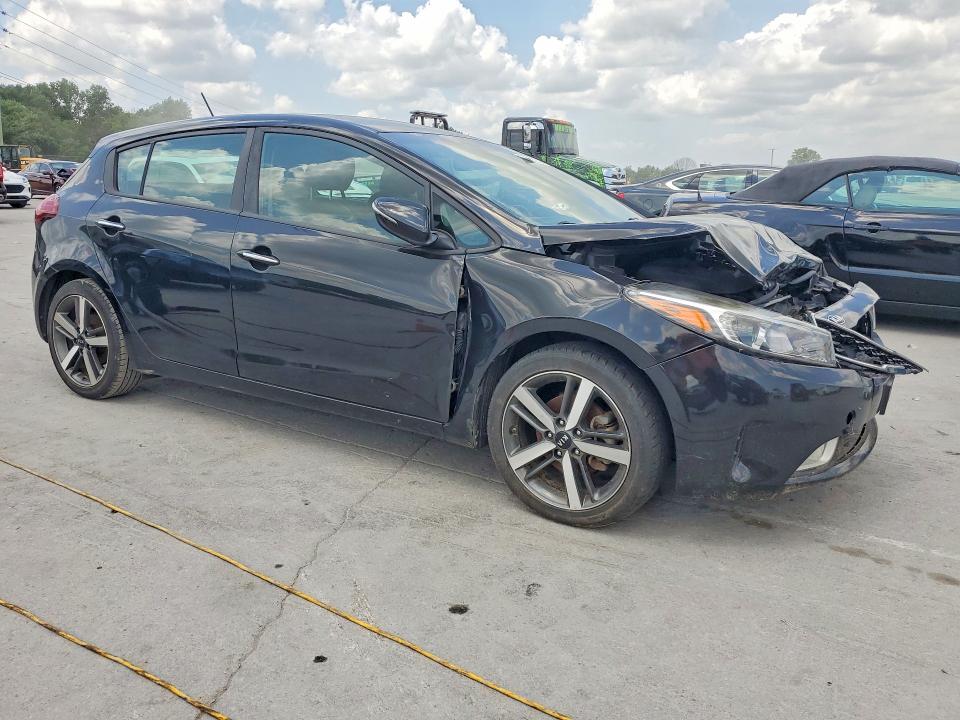 Foto 4 de la subasta – 2017 KIA FORTE con VIN KNAFX5A88H5724893