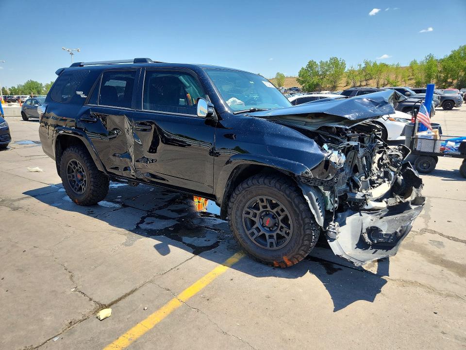 Photo 4 from auction – 2018 TOYOTA 4RUNNER with VIN JTEBU5JR5J5599064